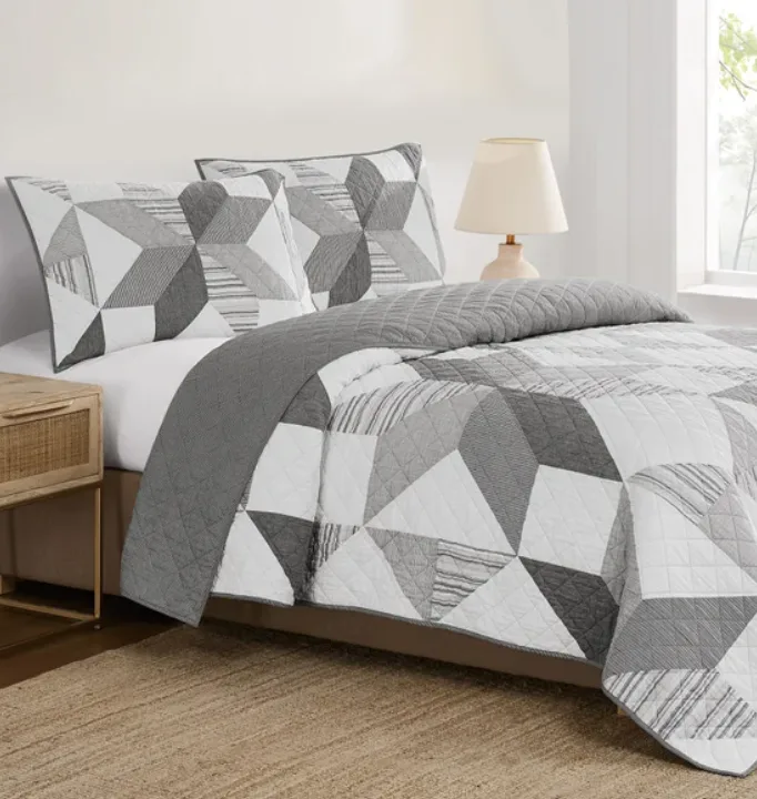 Origami: Pieced Modern Patchwork Quilt