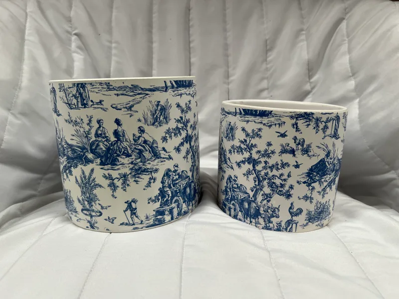 Urban Trends Collection Toile Farm Ceramic Round Pot