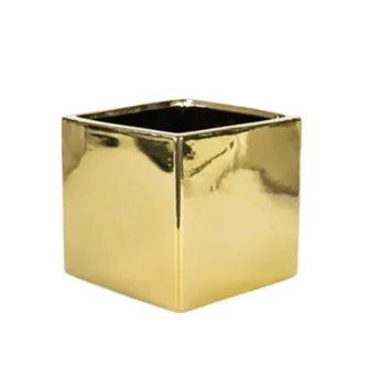 Urban Trends: Bria Square Glass Vase